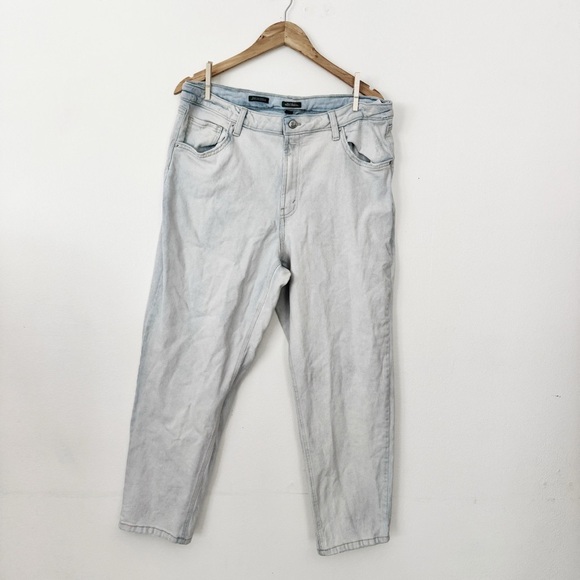 wild fable Denim - Wild Fable Light Wash Relaxed Fit Jeans size 16